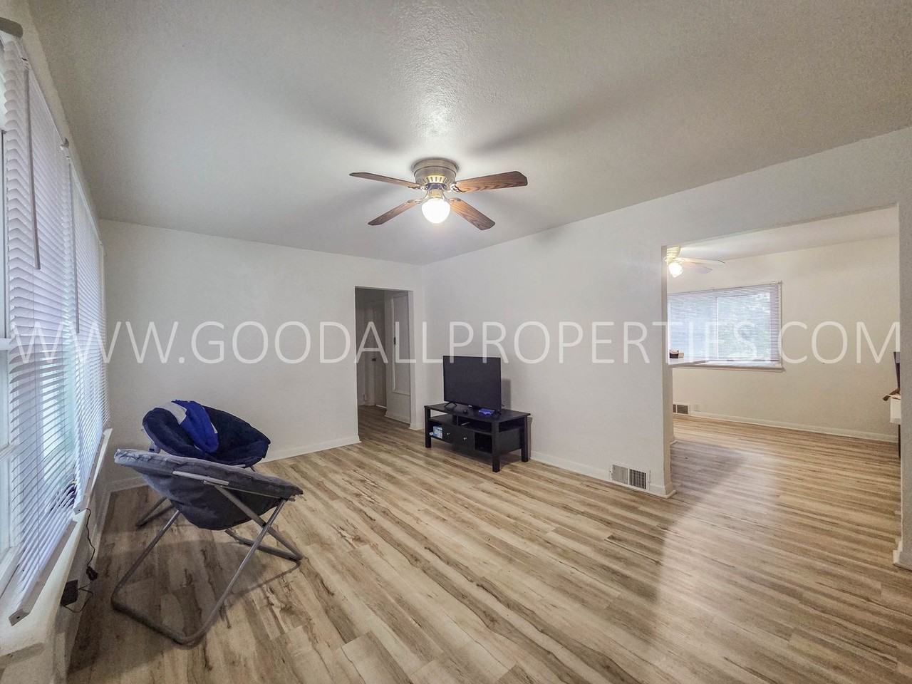 3409 Se 8th St - Photo 3 of 10