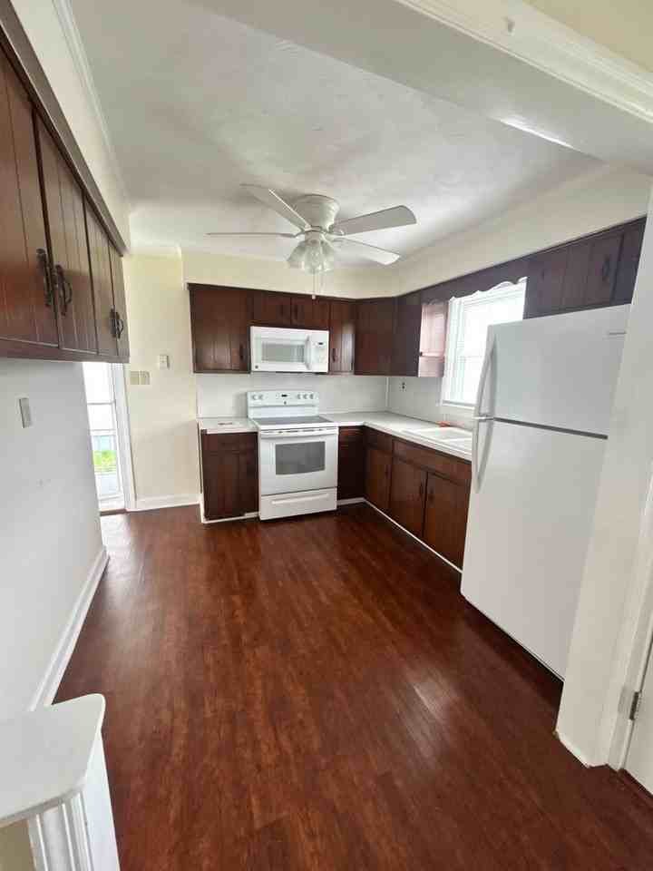 2564 Mayfield St - Photo 4 of 17