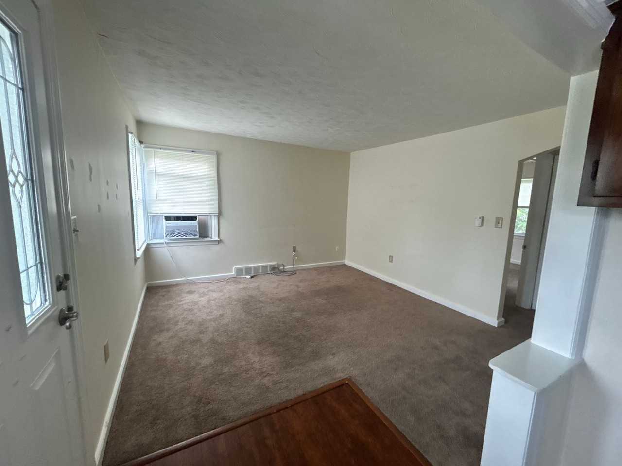 2564 Mayfield St - Photo 5 of 17