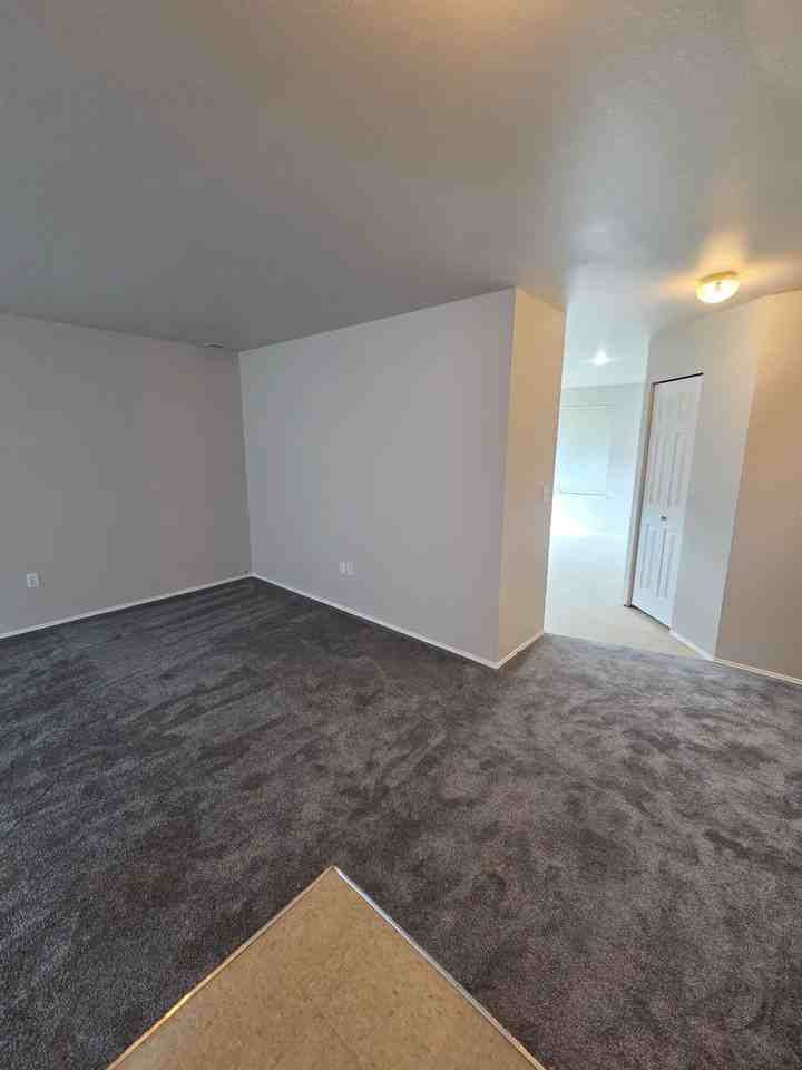 990 990 Kazac Place SW - Photo 4 of 22