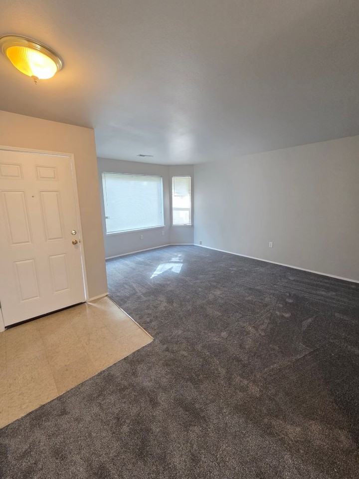 990 990 Kazac Place SW - Photo 5 of 22