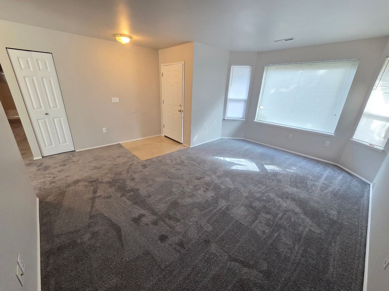 990 990 Kazac Place SW - Photo 6 of 22