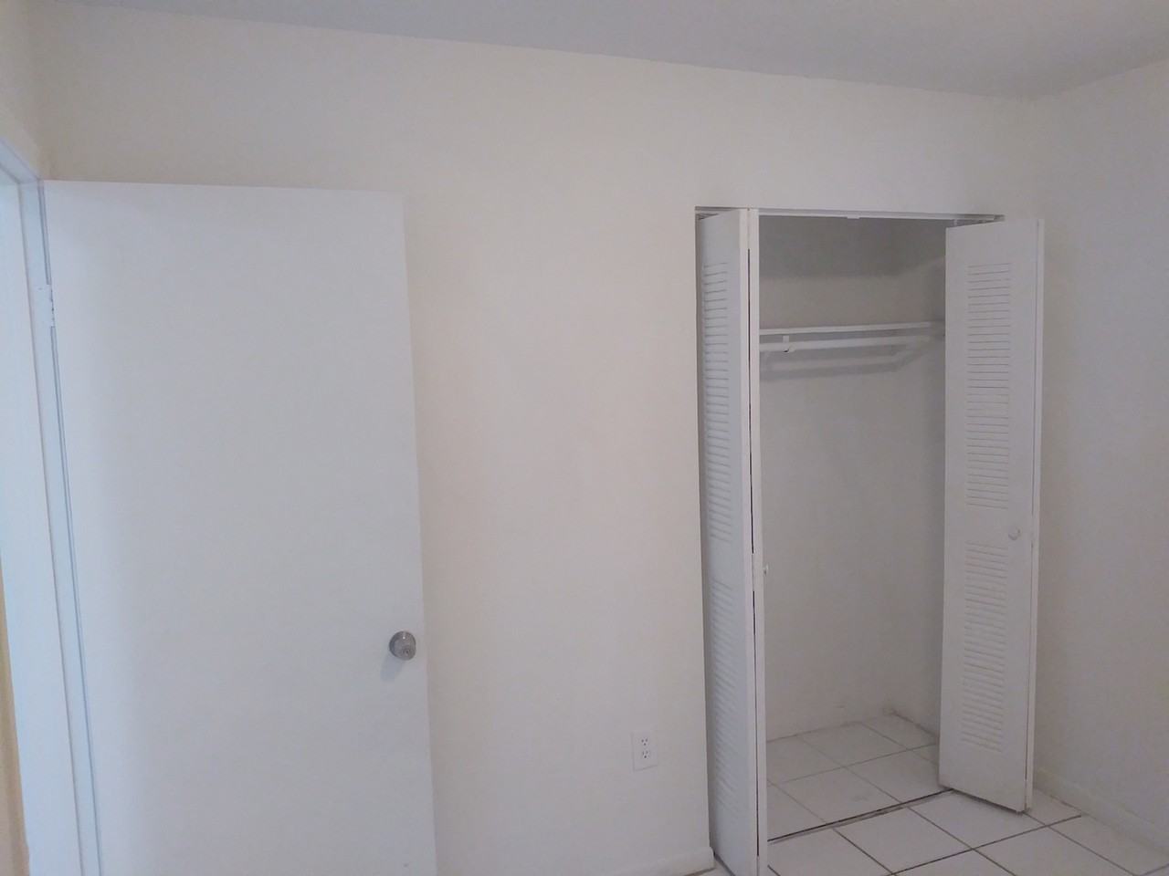 6236 Nw 4th Ave - Photo 6 of 26