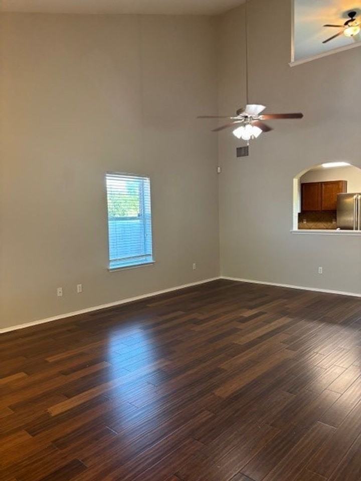 116 Hillside Dr #44 - Photo 3 of 24
