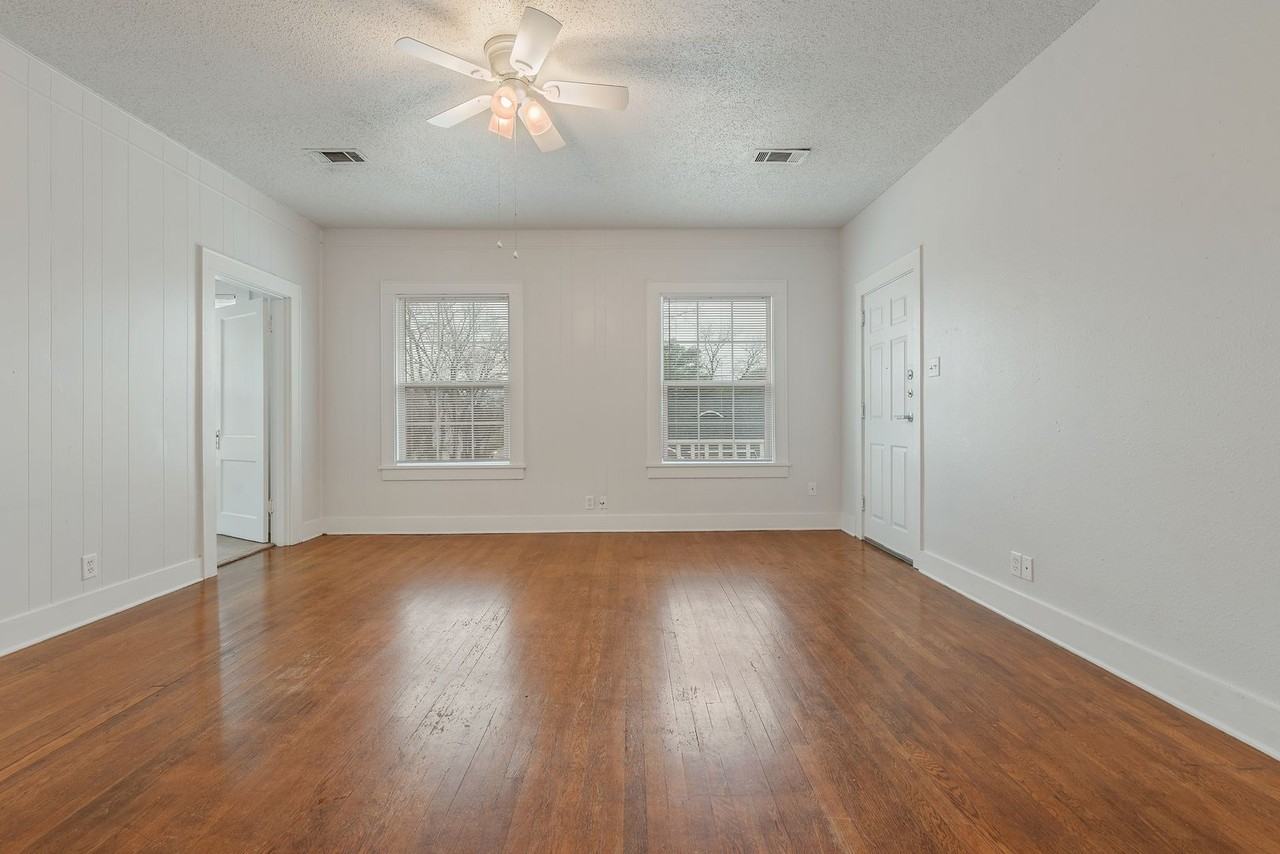 408 E Pease St #3 - Photo 5 of 16