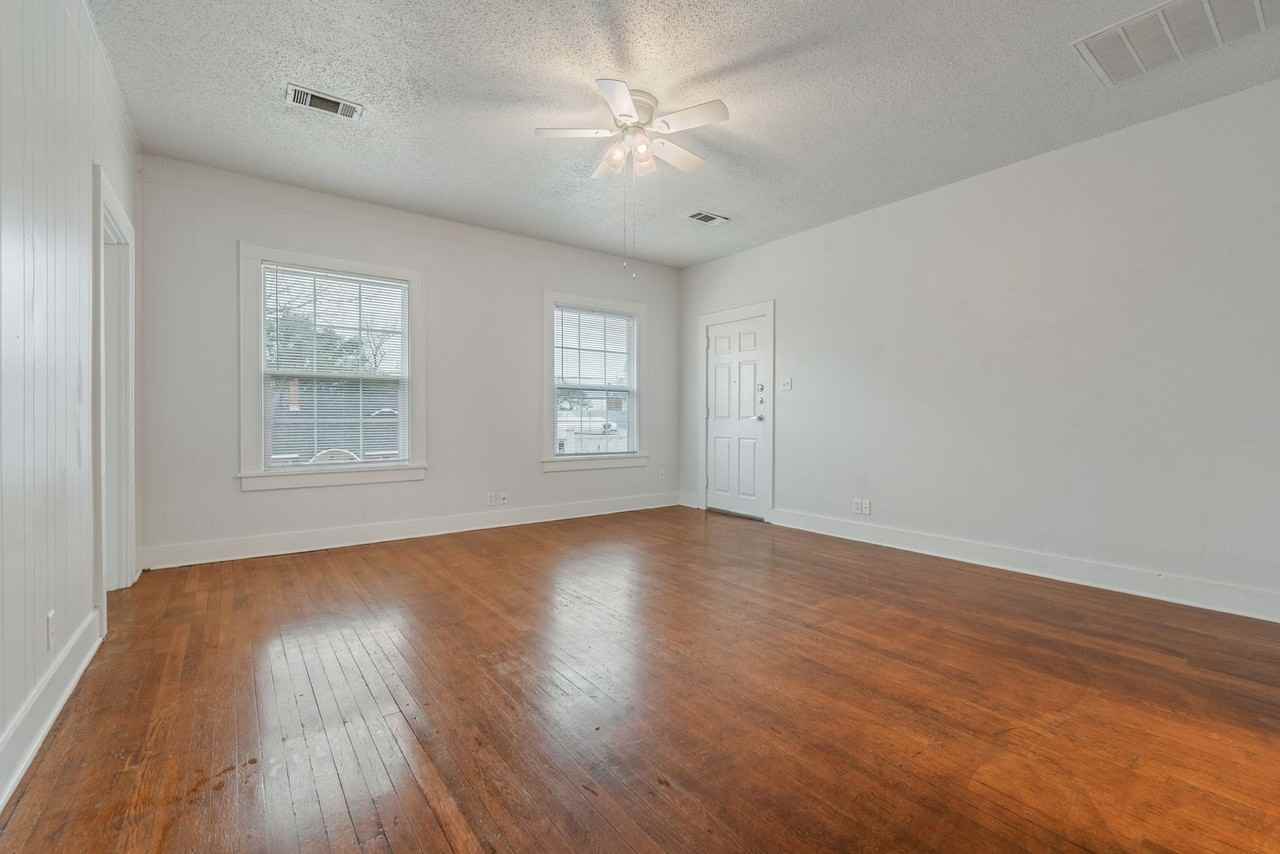 408 E Pease St #3 - Photo 6 of 16