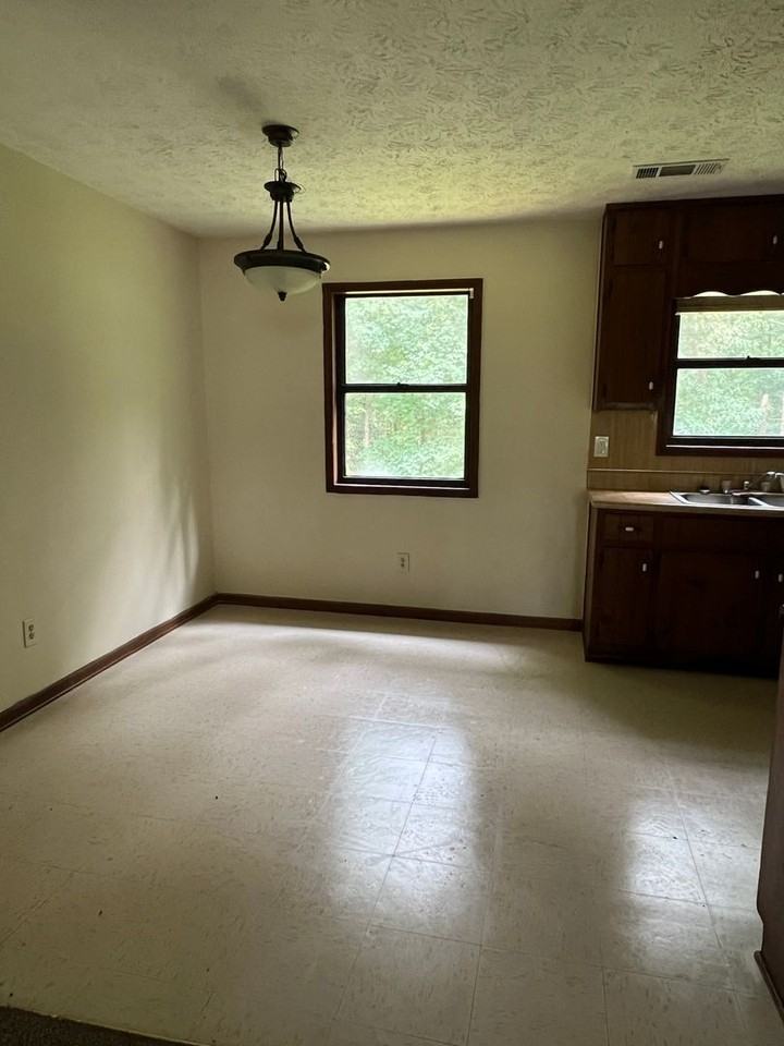 160 Hidden Pines Dr - Photo 4 of 15
