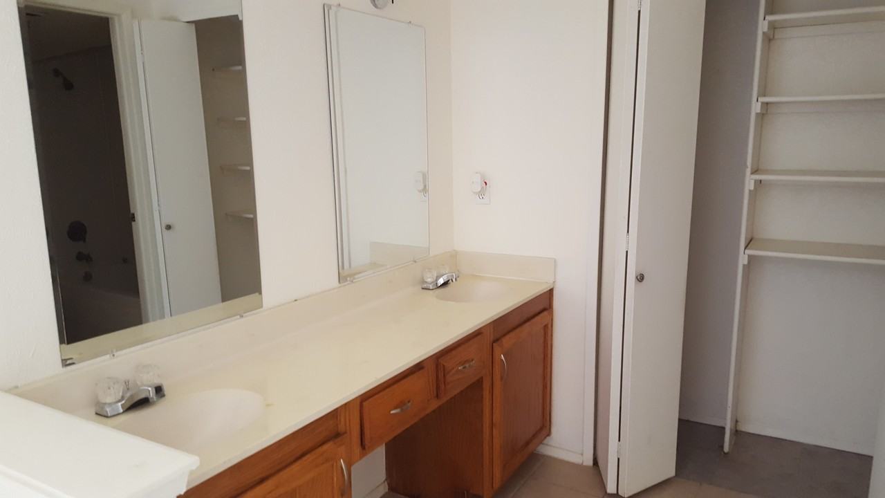 6009 Mcafee Dr - Photo 2 of 28