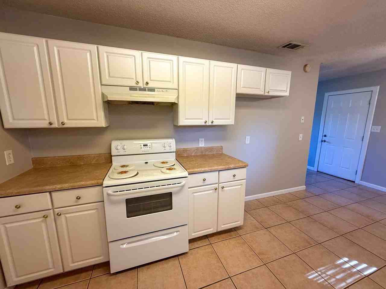 4321 Chalet Cir - Photo 6 of 18
