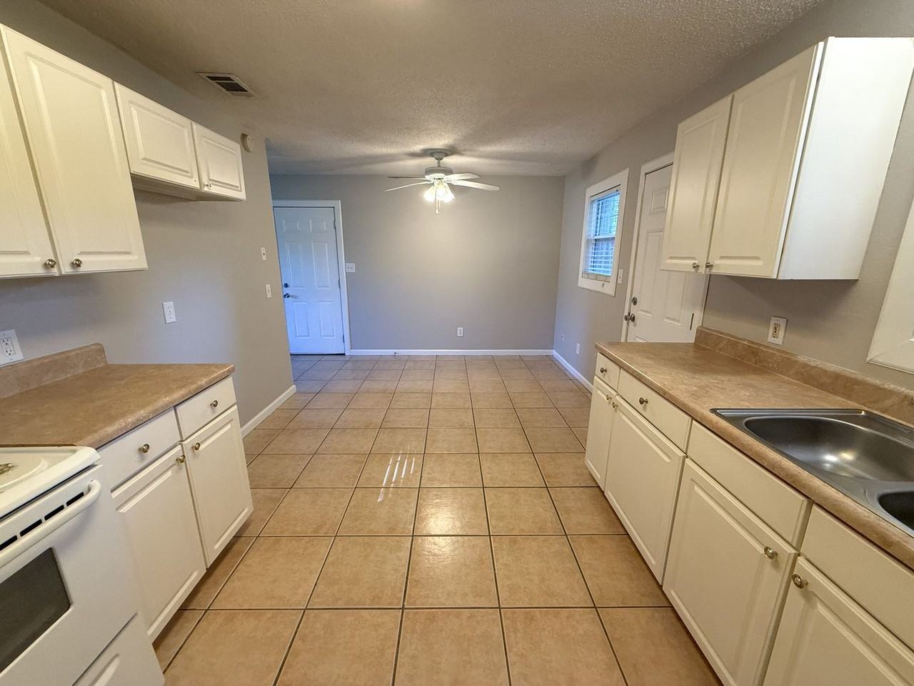 4321 Chalet Cir - Photo 7 of 18