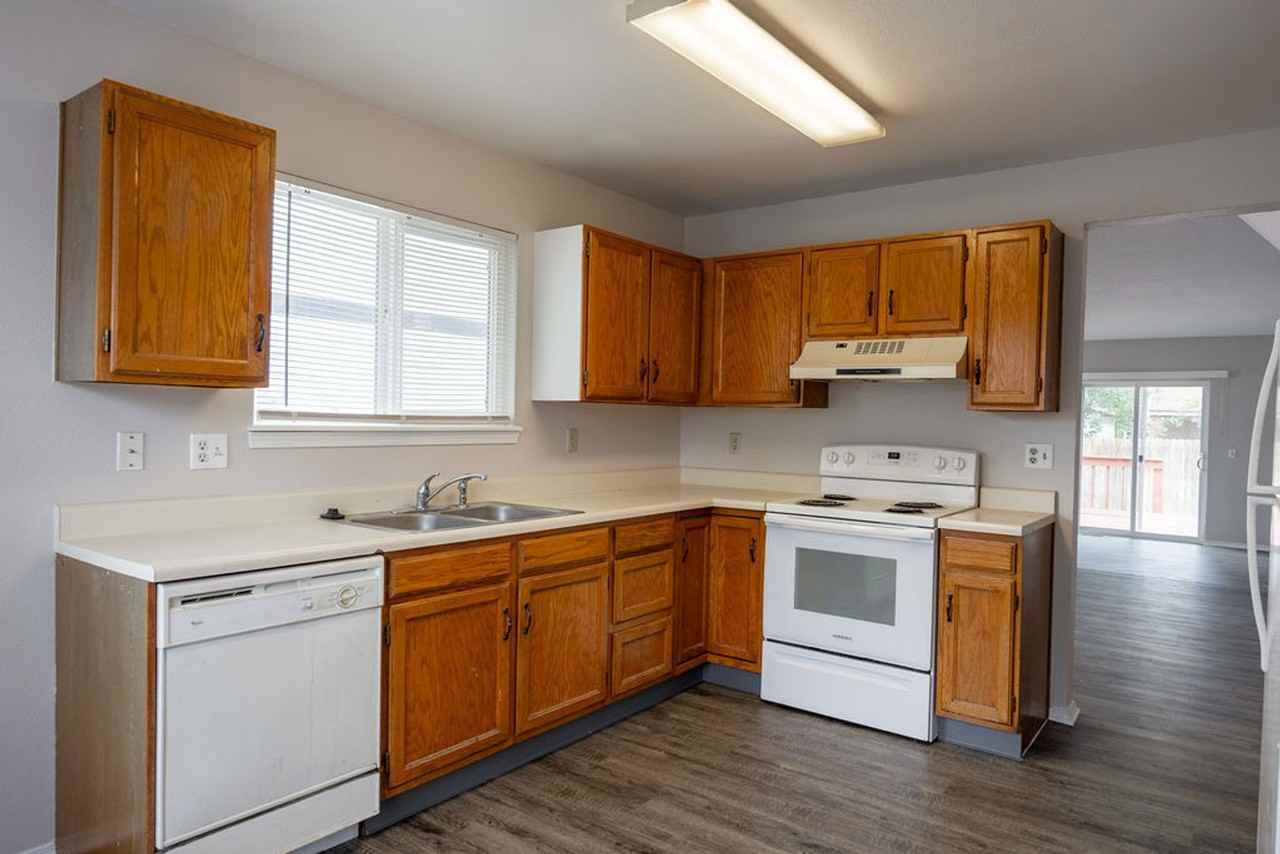 8420 Sassafras Dr - Photo 6 of 22