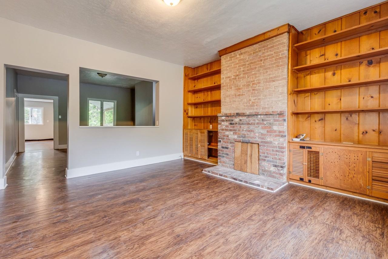 2637 Norwood Ave - Photo 4 of 35