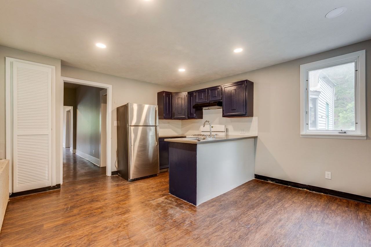 2637 Norwood Ave - Photo 7 of 35