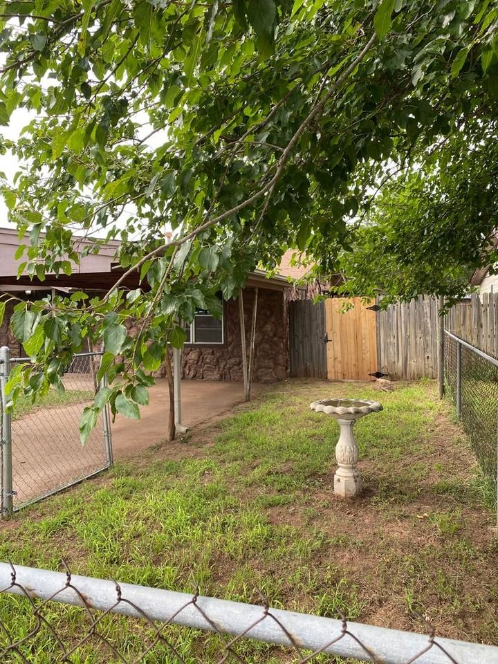 827 W Brule St - Photo 3 of 16