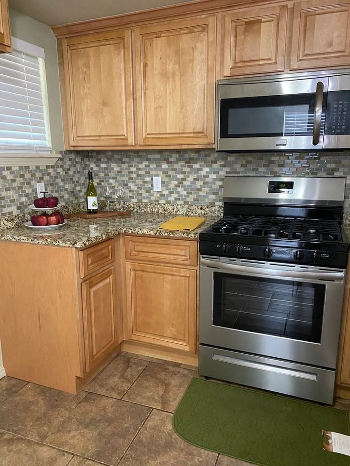 827 W Brule St - Photo 7 of 16