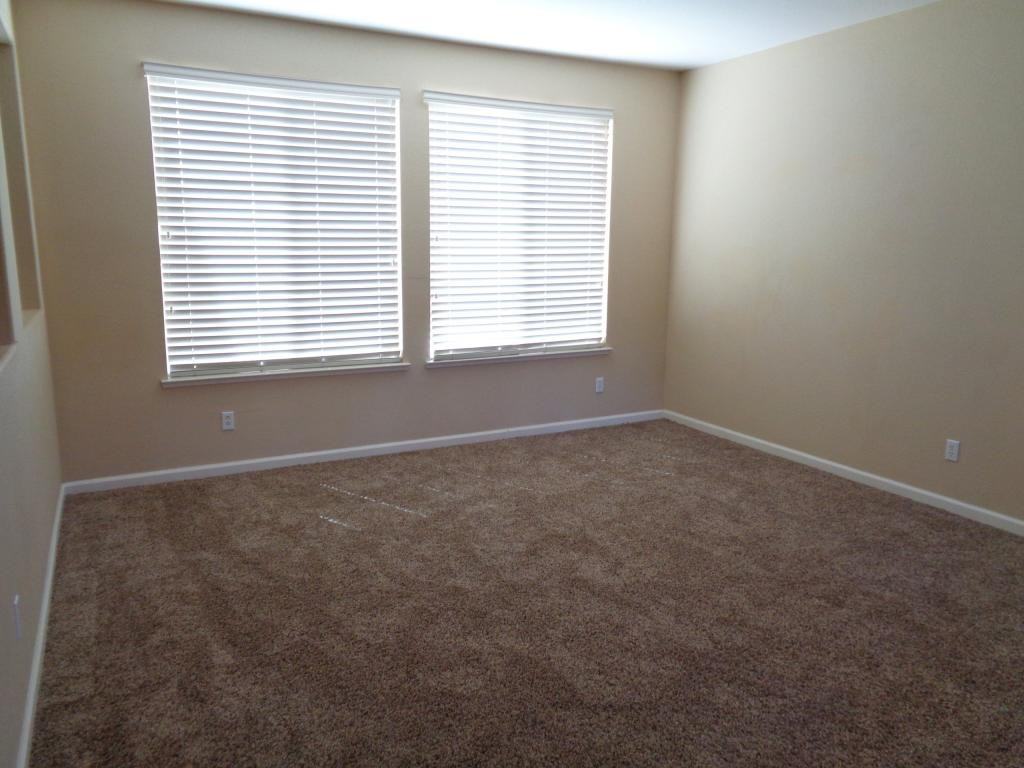 3529 Laguna Ct - Photo 4 of 7