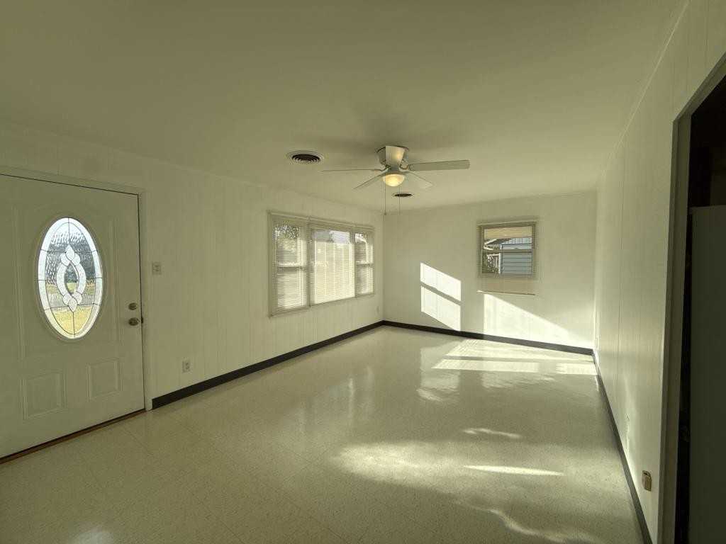 2915 Meadowlark Rd - Photo 5 of 15