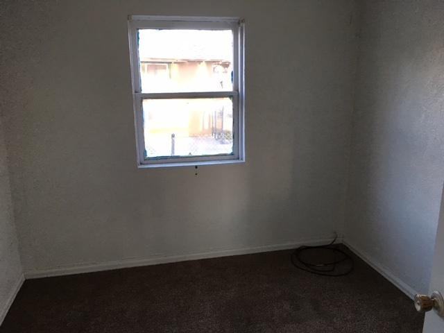 903 E Ash St - Photo 3 of 11