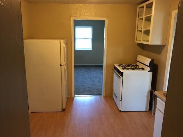 903 E Ash St - Photo 7 of 11