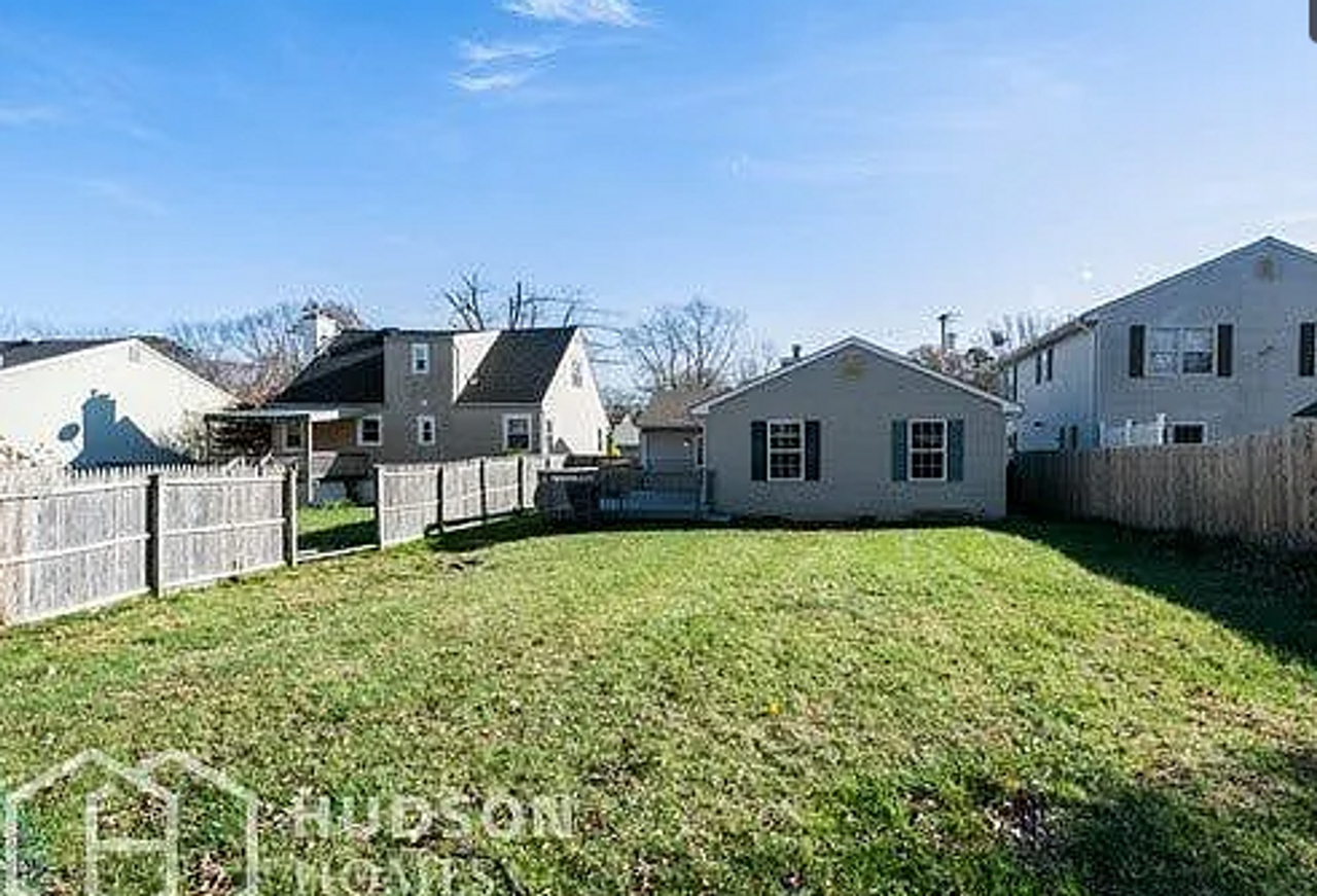 251 20th Ave - Photo 2 of 9