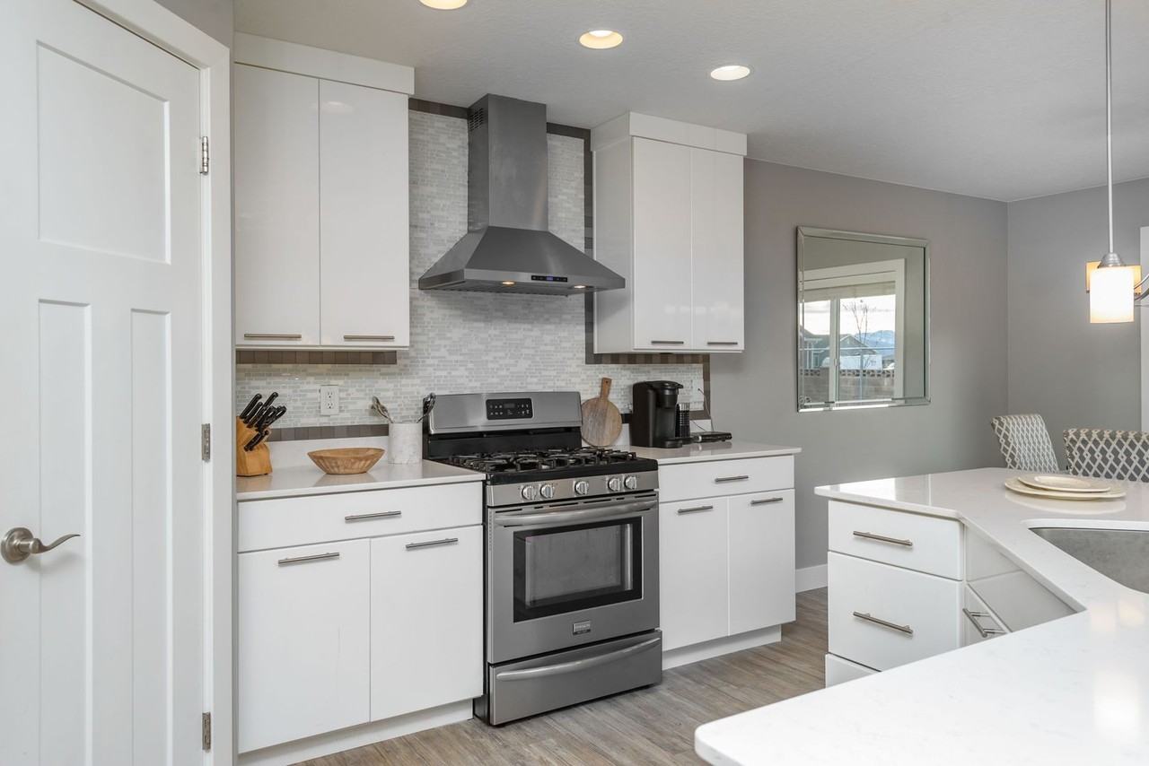 4005 W 100 S - Photo 7 of 35