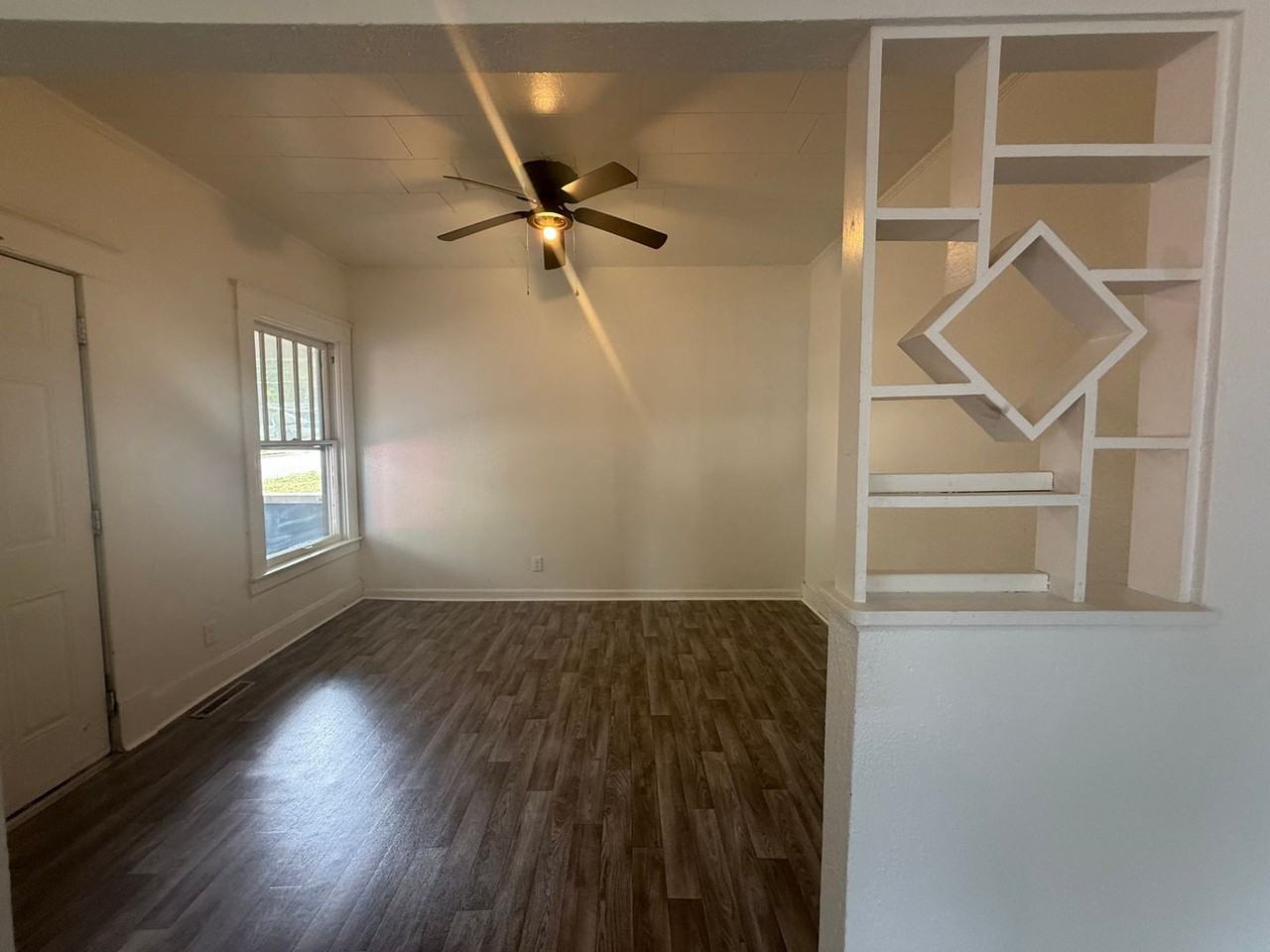 2121 N Lexington Ave - Photo 3 of 16