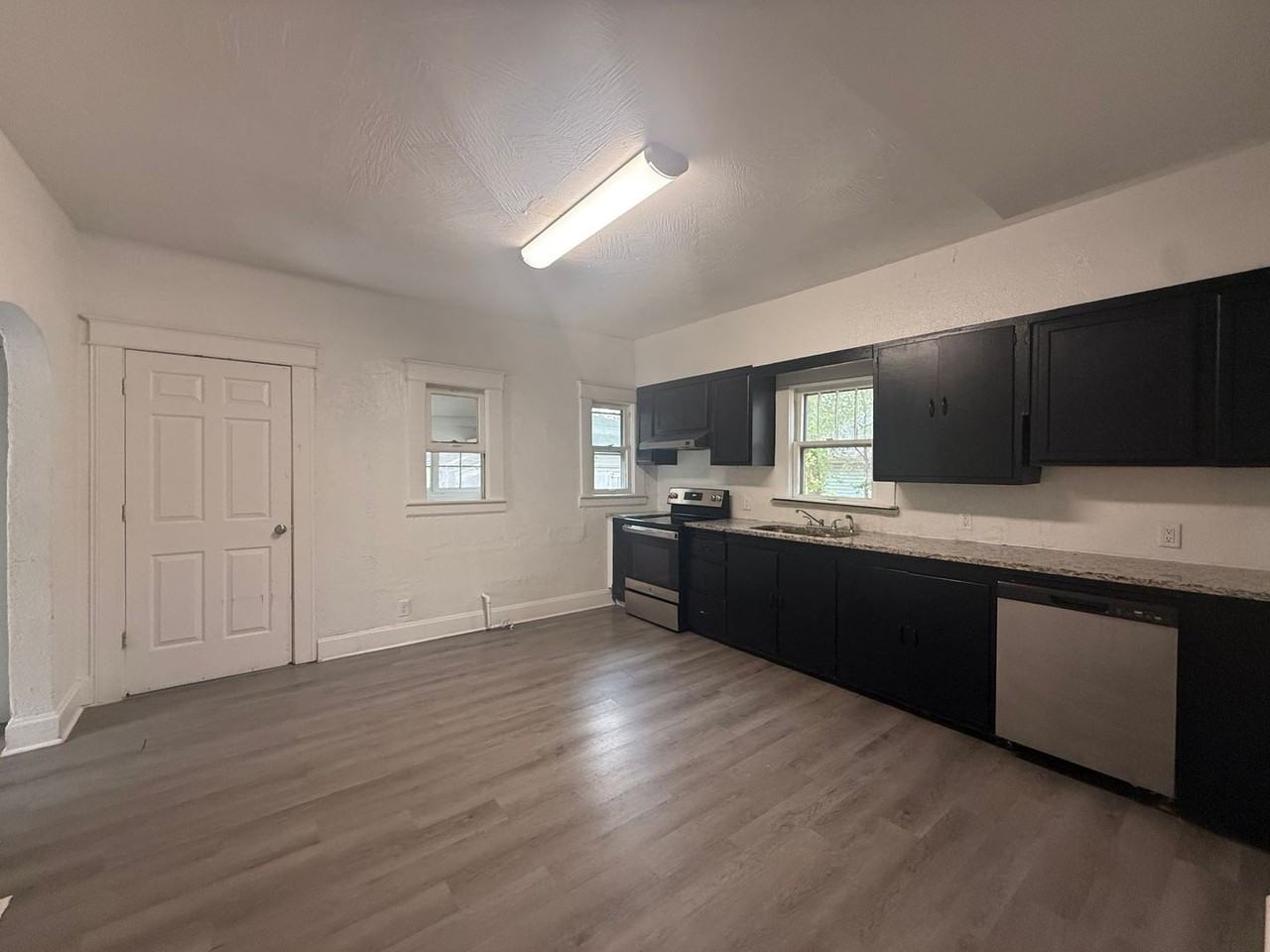 2121 N Lexington Ave - Photo 5 of 16