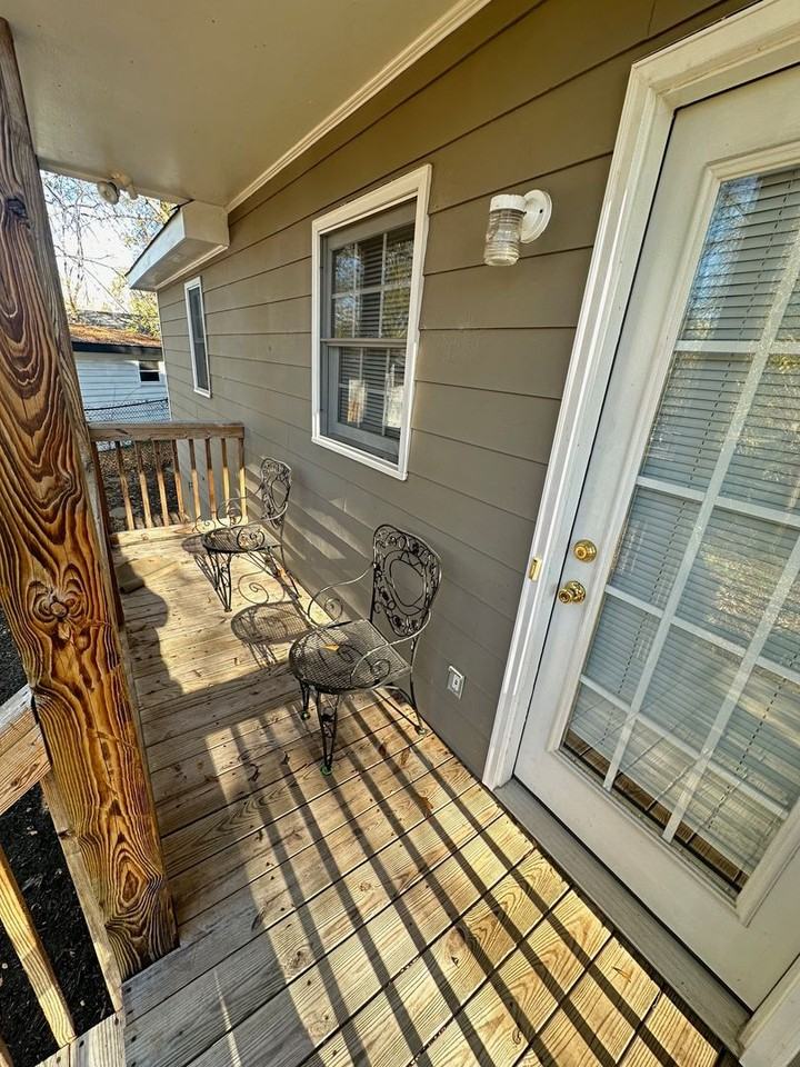 1684 Milledge Avenue Ext - Photo 5 of 18