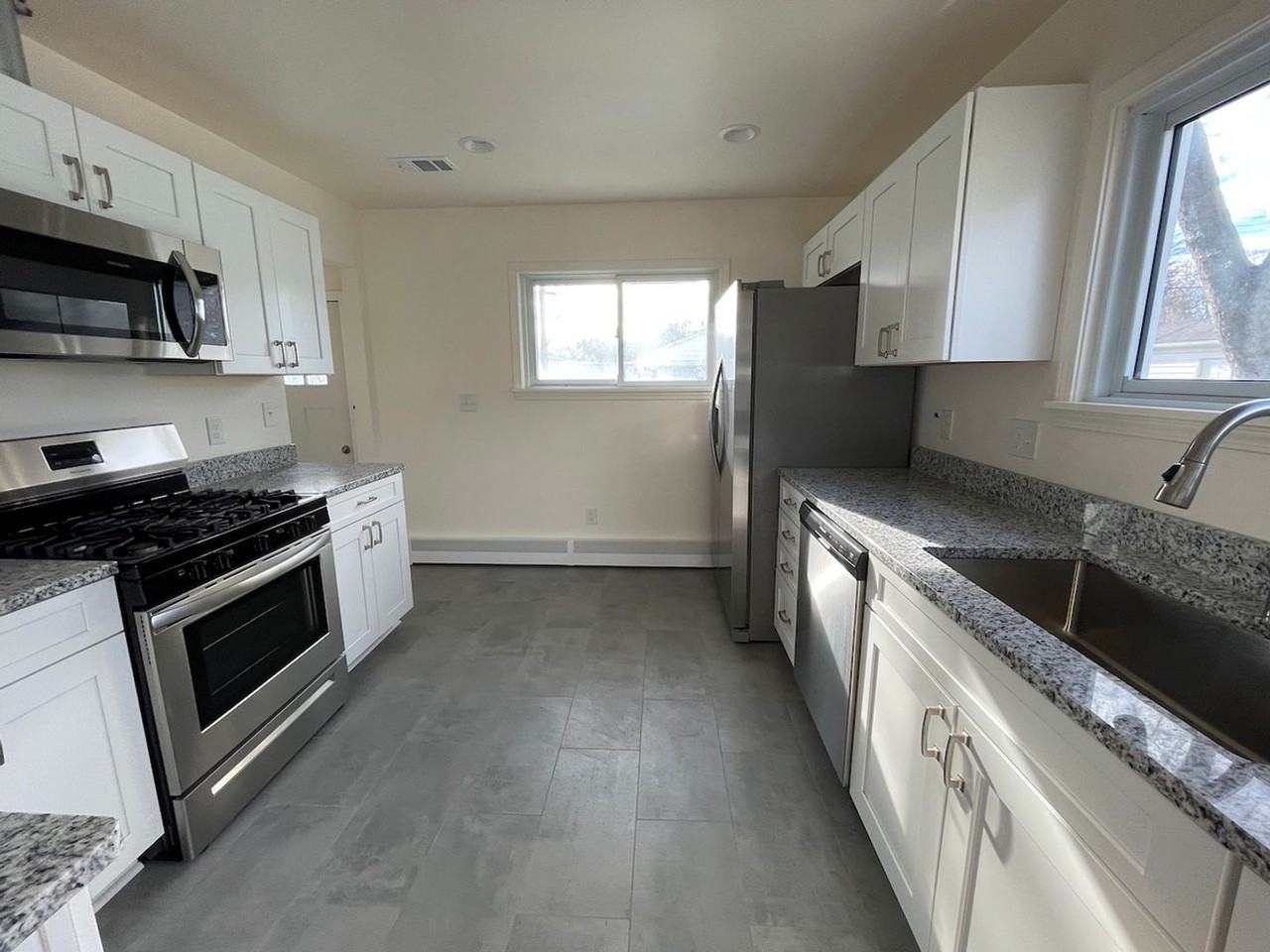4045 Kempf St - Photo 6 of 18