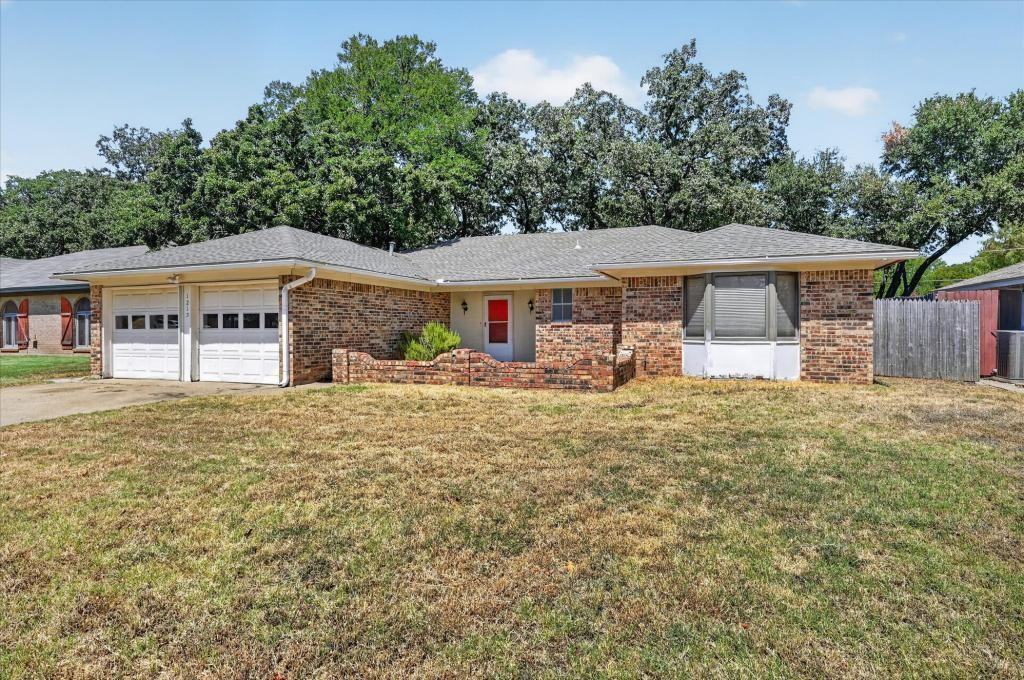 1215 San Marcos Dr - Photo 3 of 28