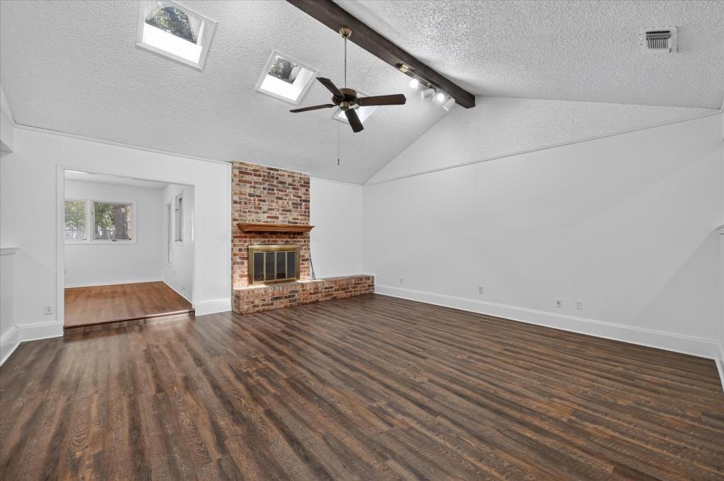 1215 San Marcos Dr - Photo 4 of 28