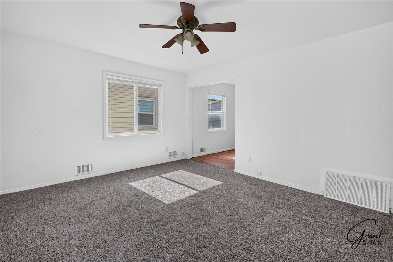 21371 Nummer St - Photo 3 of 16