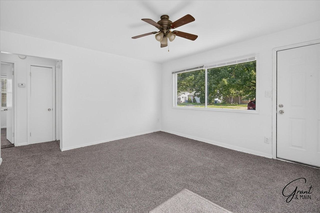 21371 Nummer St - Photo 5 of 16