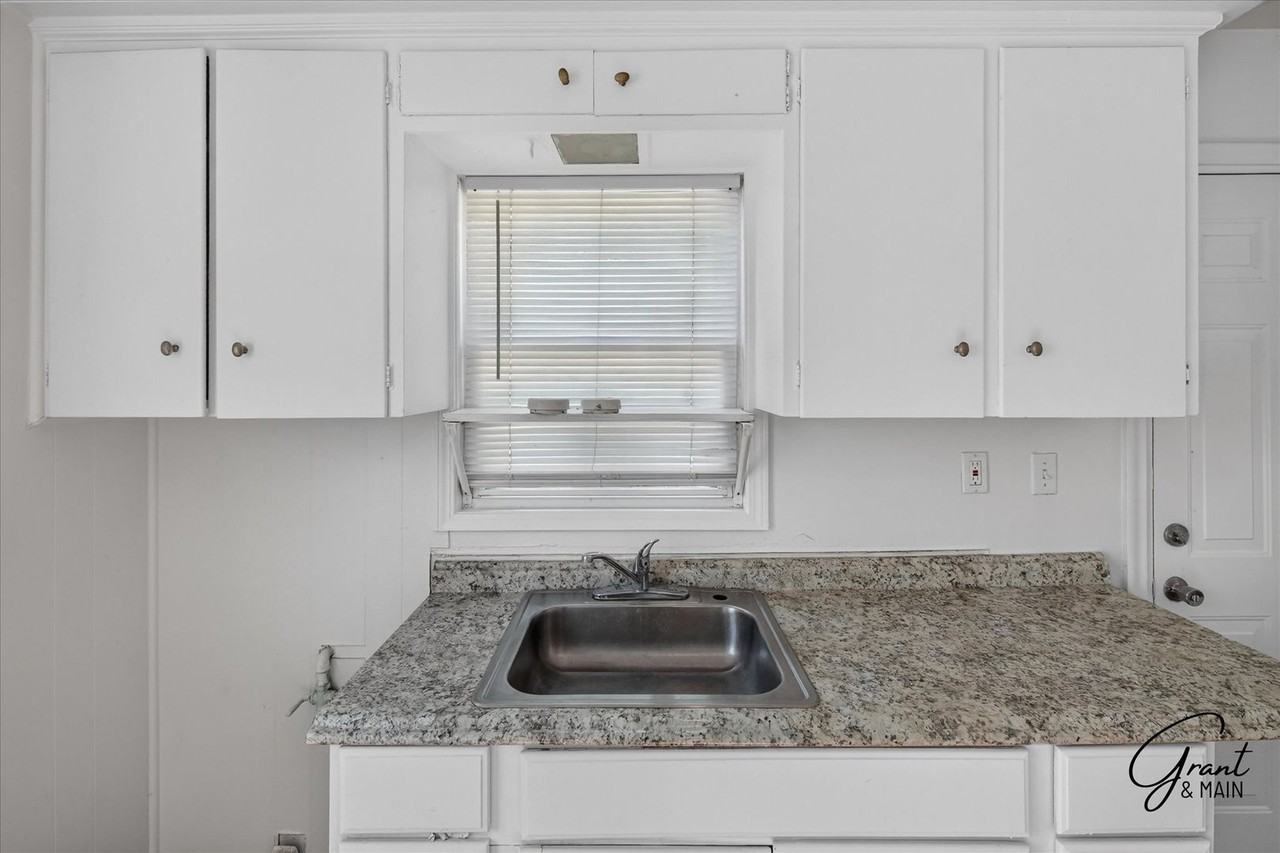 21371 Nummer St - Photo 6 of 16