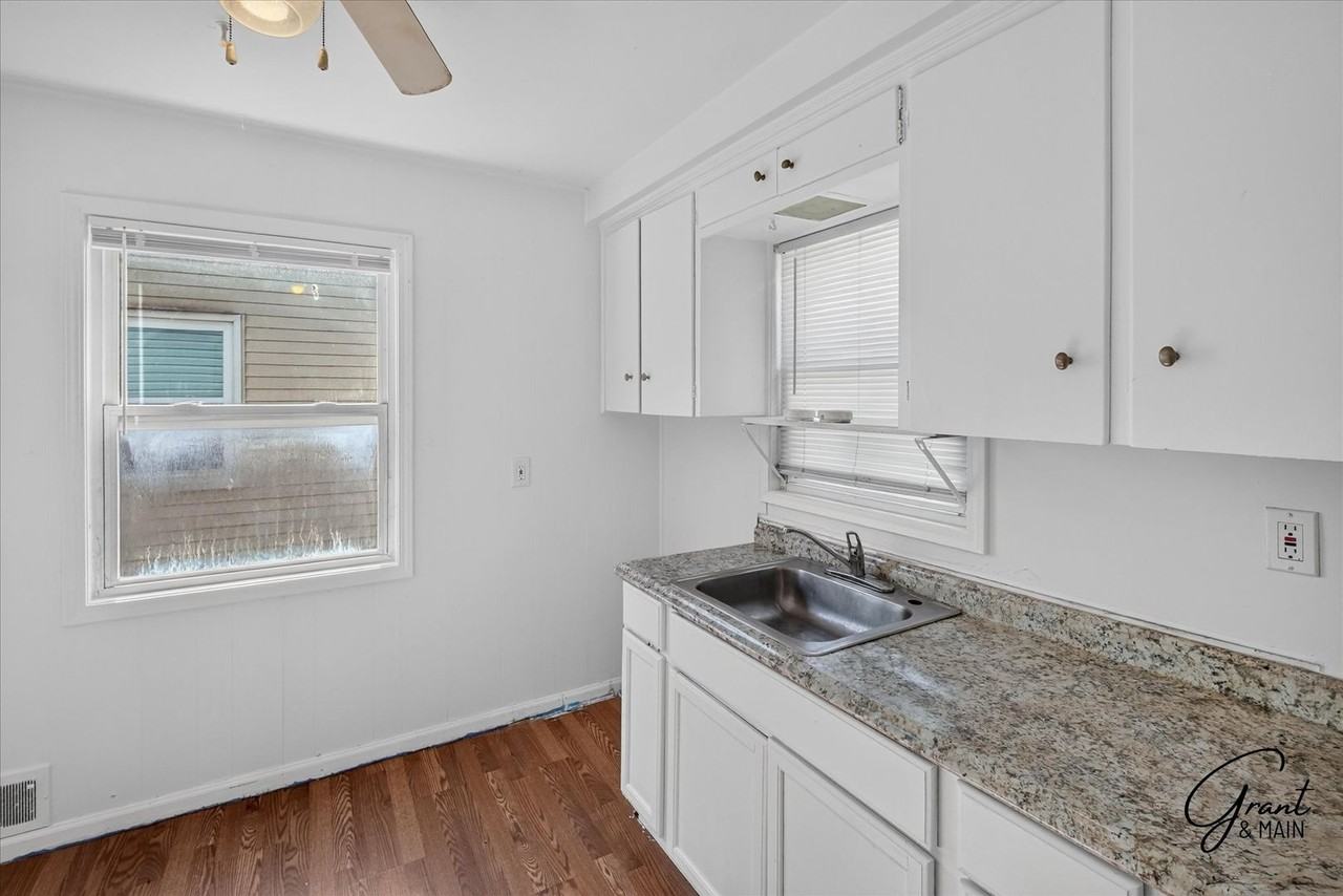 21371 Nummer St - Photo 7 of 16