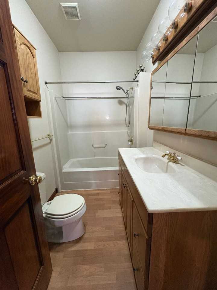 130 Broadwater Ave - Photo 5 of 18