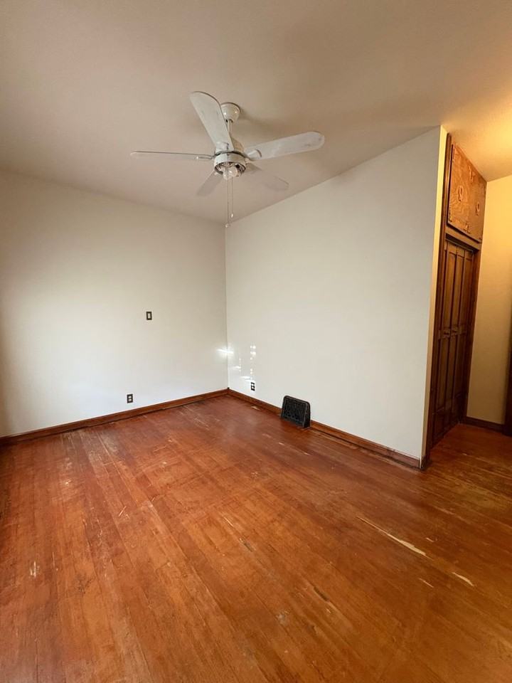 130 Broadwater Ave - Photo 7 of 18