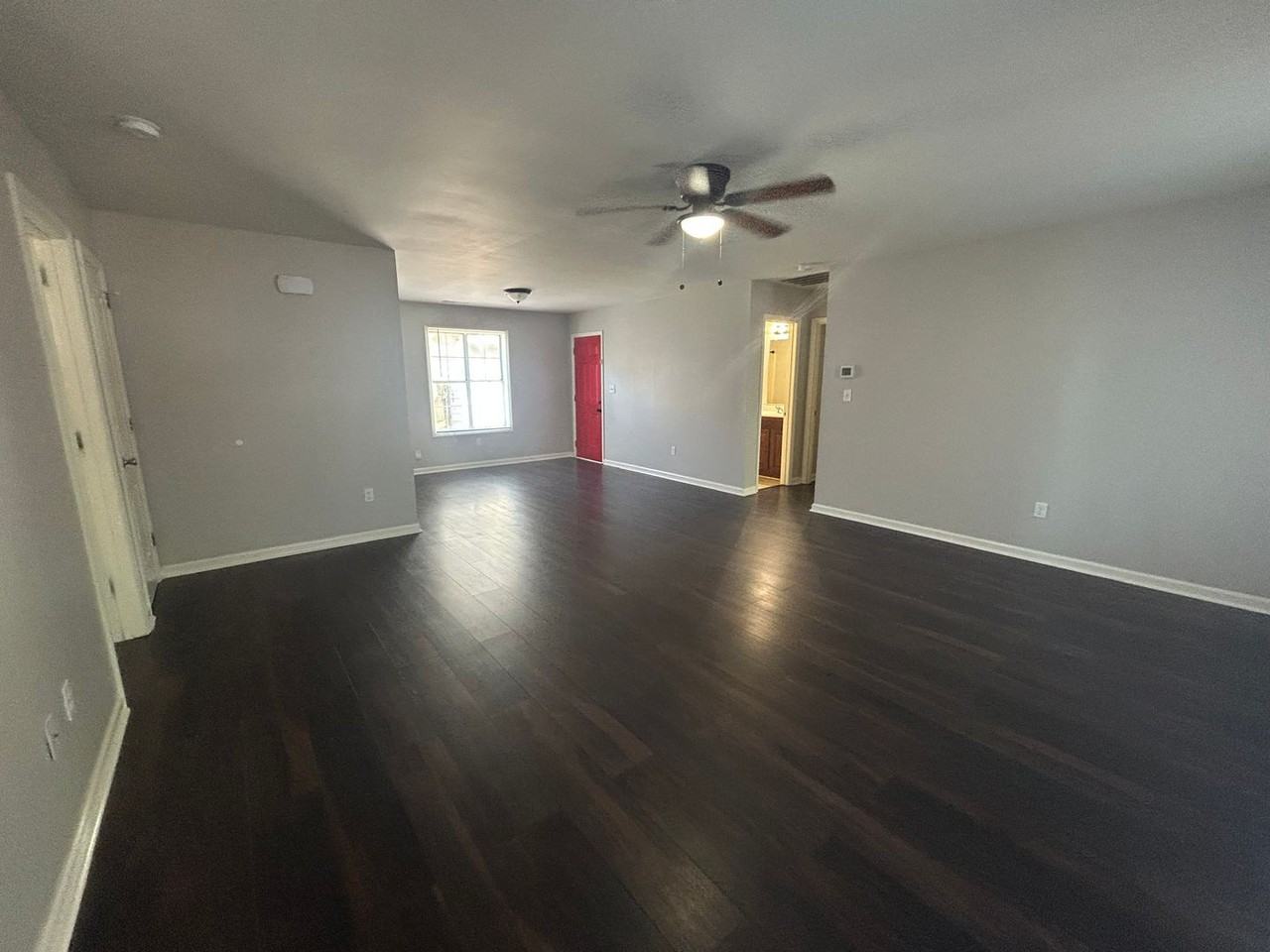 4208 Chalet Cir Nw - Photo 4 of 31