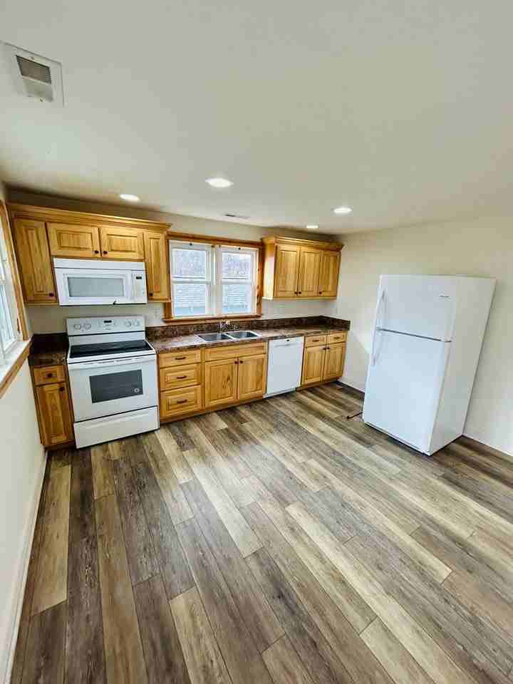1113 Progress St Nw - Photo 2 of 15