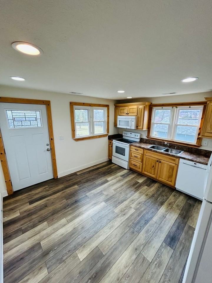 1113 Progress St Nw - Photo 3 of 15