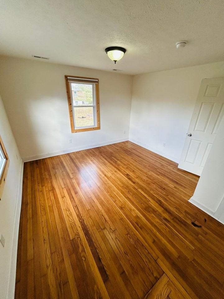 1113 Progress St Nw - Photo 6 of 15