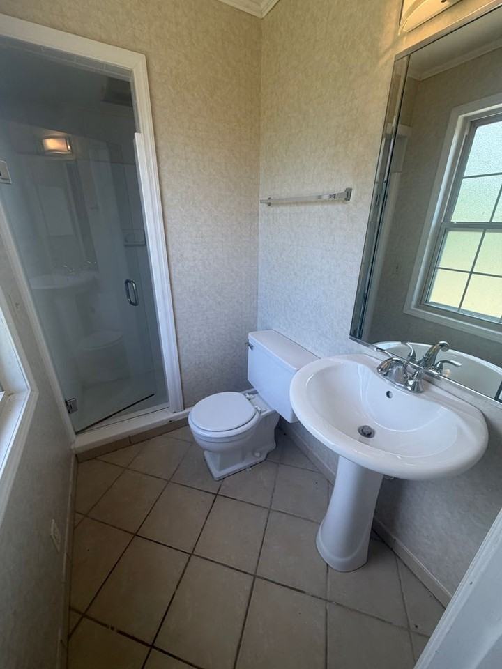 1001 Gardendale Dr - Photo 3 of 21
