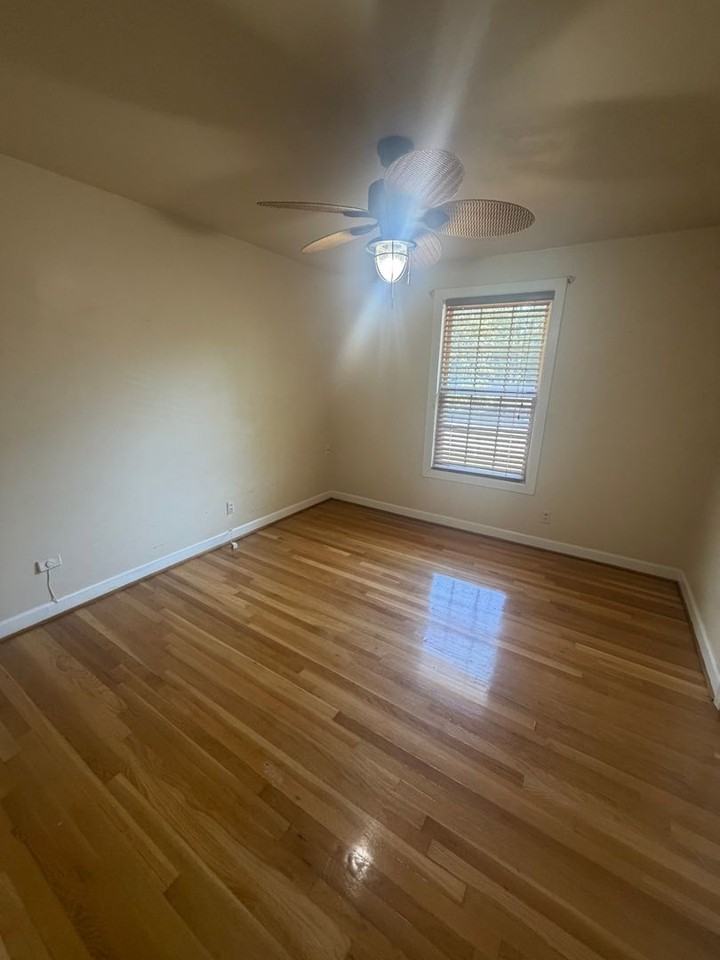 1001 Gardendale Dr - Photo 6 of 21