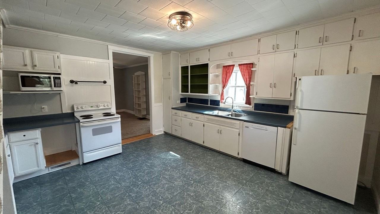 2620 Saint Anthony Rd - Photo 2 of 11