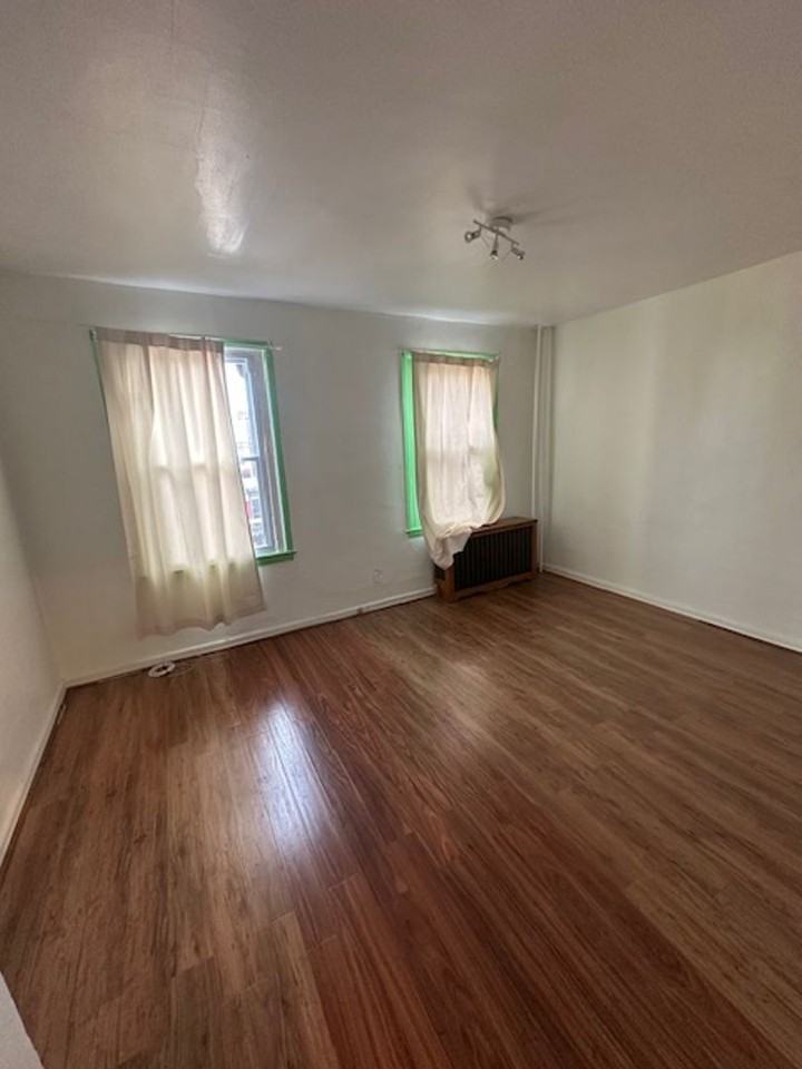 6505 Woodland Ave 2nd Fl - Photo 3 of 9