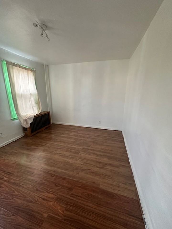 6505 Woodland Ave 2nd Fl - Photo 4 of 9