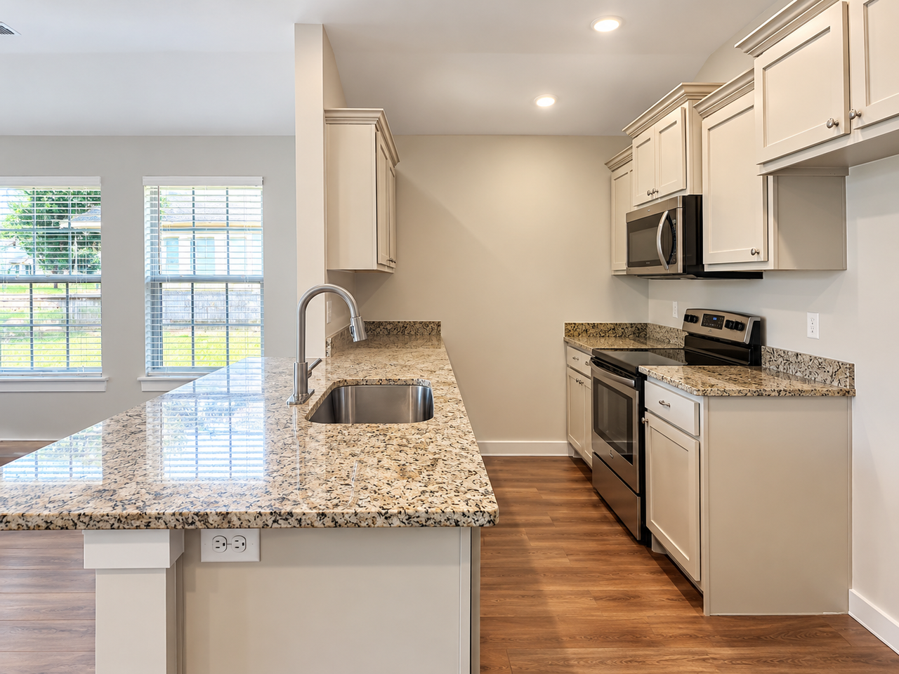 2122 Charles Whitlow Ave - Photo 2 of 15