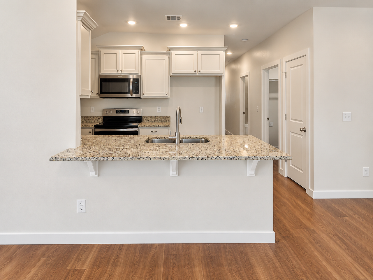 2122 Charles Whitlow Ave - Photo 4 of 15