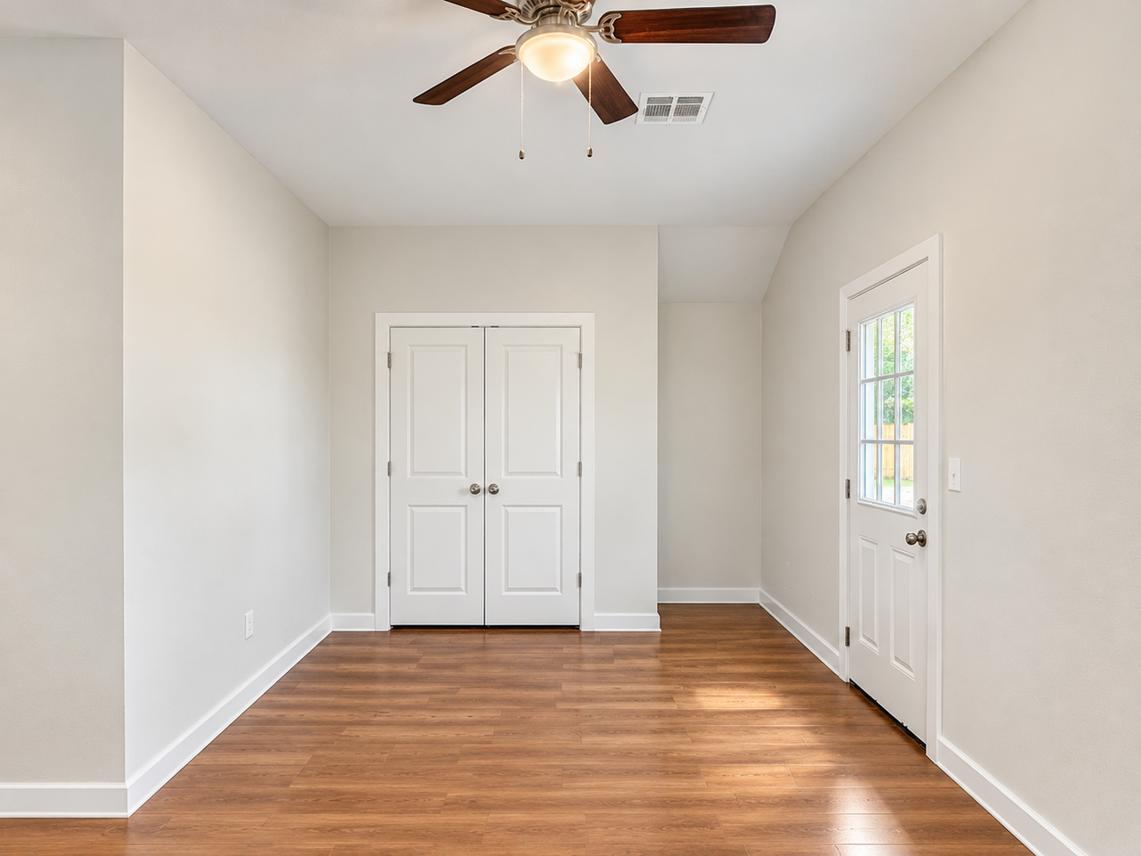 2122 Charles Whitlow Ave - Photo 5 of 15