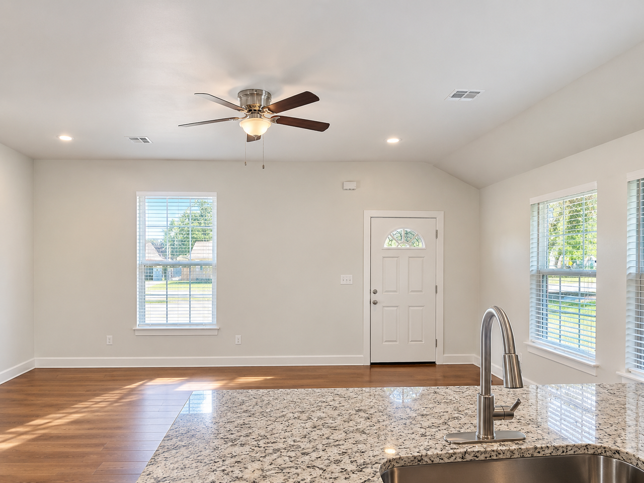 2122 Charles Whitlow Ave - Photo 7 of 15